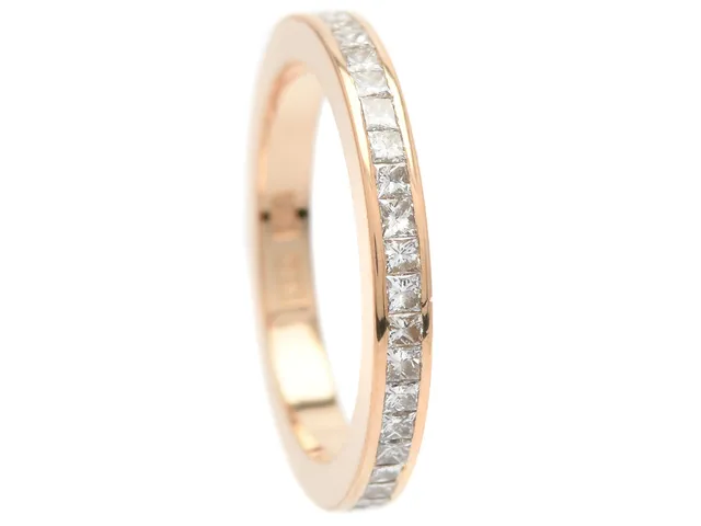 HELALLIANSRING, 18K guld, 40 prinsesslipade diamanter ca 0,80 ctv TW/VVS, Wilhelm Pettersson, stl 16,5 mm, vikt 3,7 g.