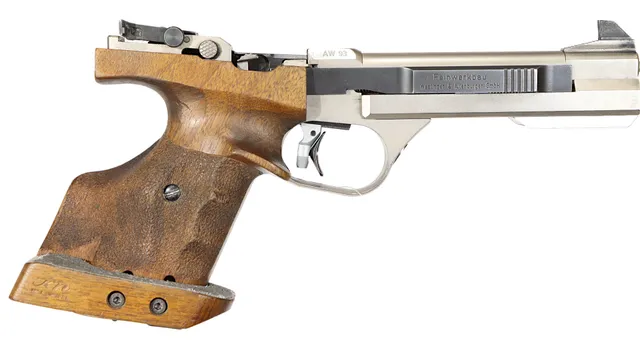 PISTOL, fabrikat Feinwerkbau, modell AW93, kaliber .22lr, tillv.nr 4019, se-nr SE0938898.