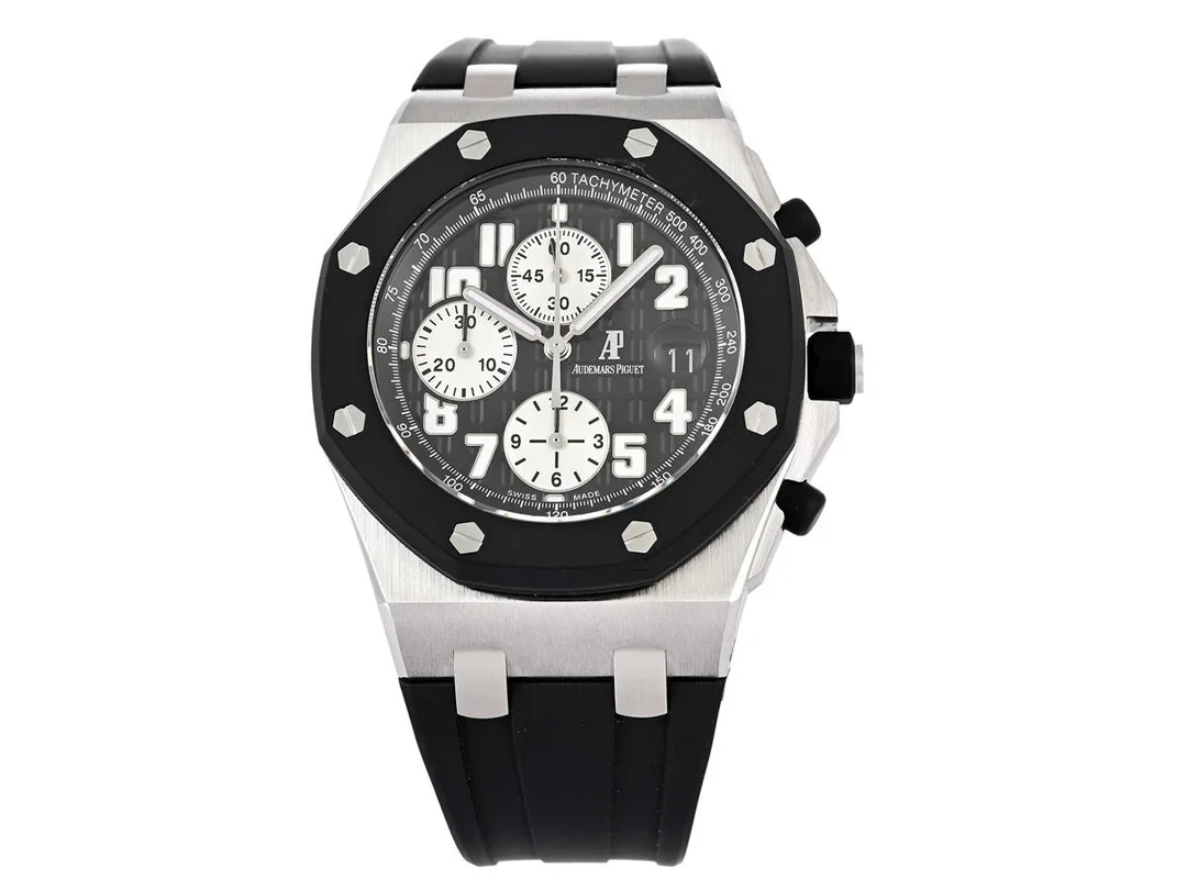 AUDEMARS PIGUET, Royal Oak, OffShore, "Tachymeter", Cal 2326/2840, Serie nr. 768747, Ref nr. 25940SK.OO.D002CA.01.A, Boett nr. H76702-15066, kronograf, herrur, 42,5 mm, stål/gummi, automatisk, safirglas, datum, integrerat gummiband, viklås, ca 2011, servicebox. — Klockor/Audemars Piguet — Kaplans