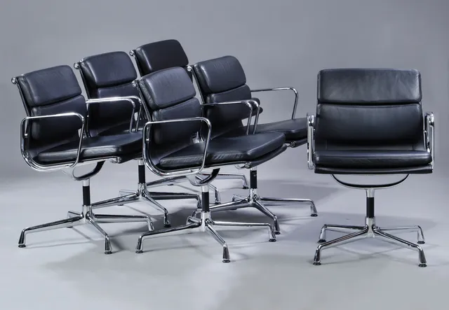 Charles Eames. Et sæt på seks Soft Pad armstole, model EA-208. (6)