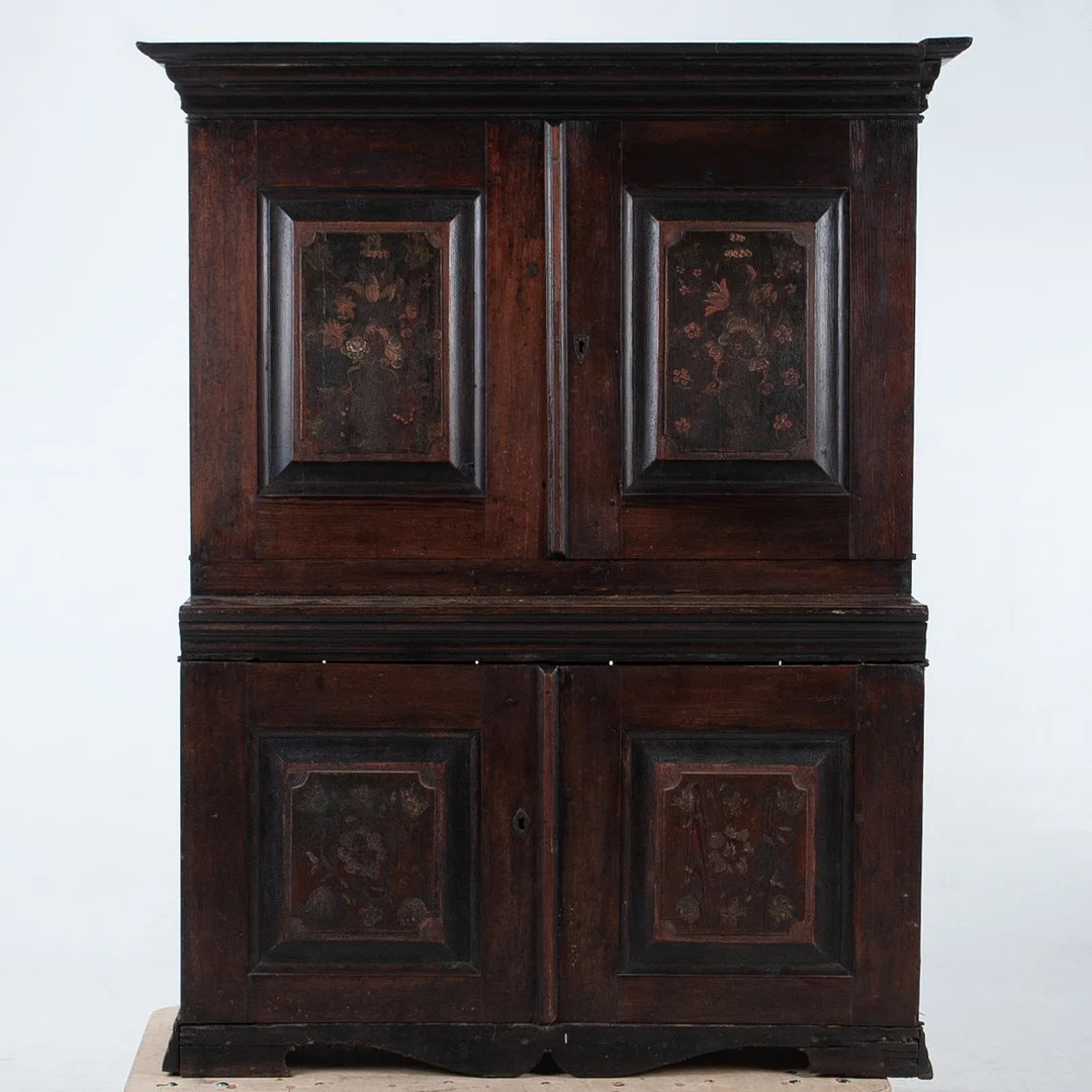 ALLMOGESKÅP 17-1800-tal. — Furniture — Laholms Auktionskammare