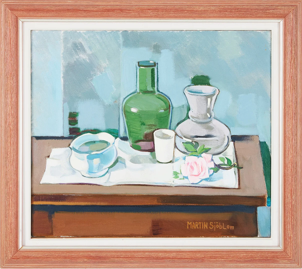 MARTIN SJÖBLOM (1920-2004). Stilleben med flaskor och porslin, olja på duk, signerad. — Paintings — Stockholms Auktionsverk Magasin 5