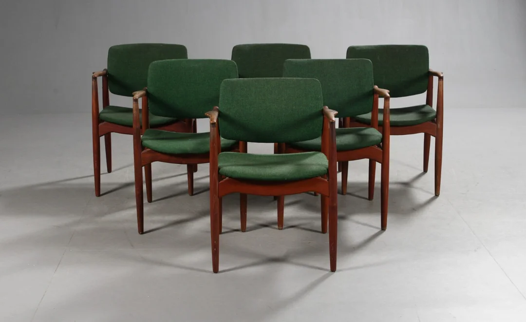 Erik Buch for Ørum Møbelfabrik. Six armchairs, teakwood (6) — Furniture/Chairs — Lauritz