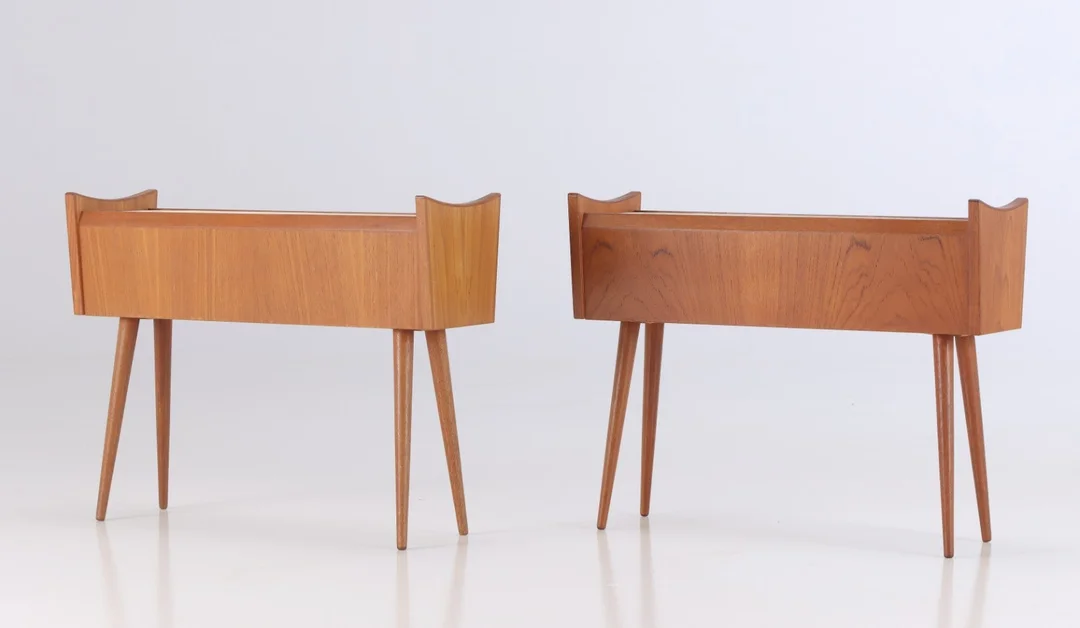 Et par blomsterkasser af teaktræ, 1960'erne (2) — Furniture/Other furniture — Lauritz