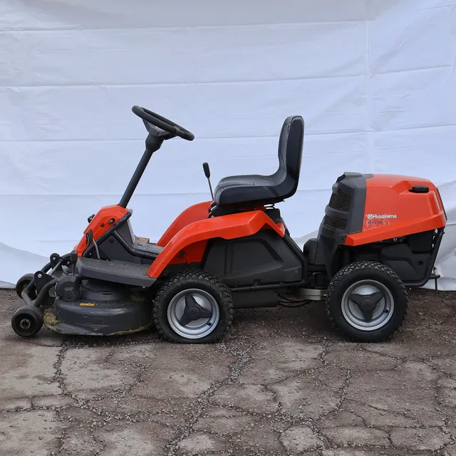ÅKGRÄSKLIPPARE, Husqvarna R111B, 2010.