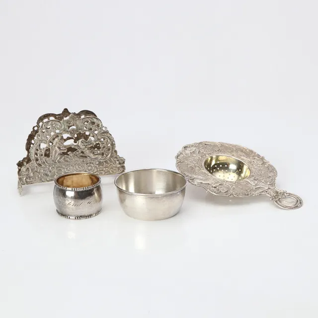 PARTI SILVER, FYRA DELAR. Vikt ca 195 gram. 1900-tal.