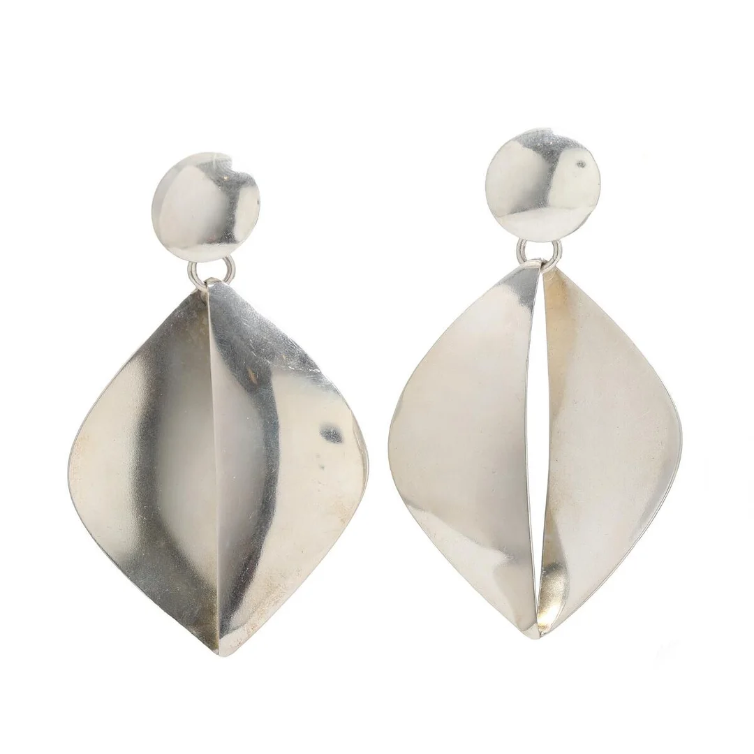 A pair of sterling silver earrings. Design no. 380A. Made by Georg Jensen. L. 8.5 cm. (2) — Jewellery/Georg Jensen jewellery — Bruun Rasmussen