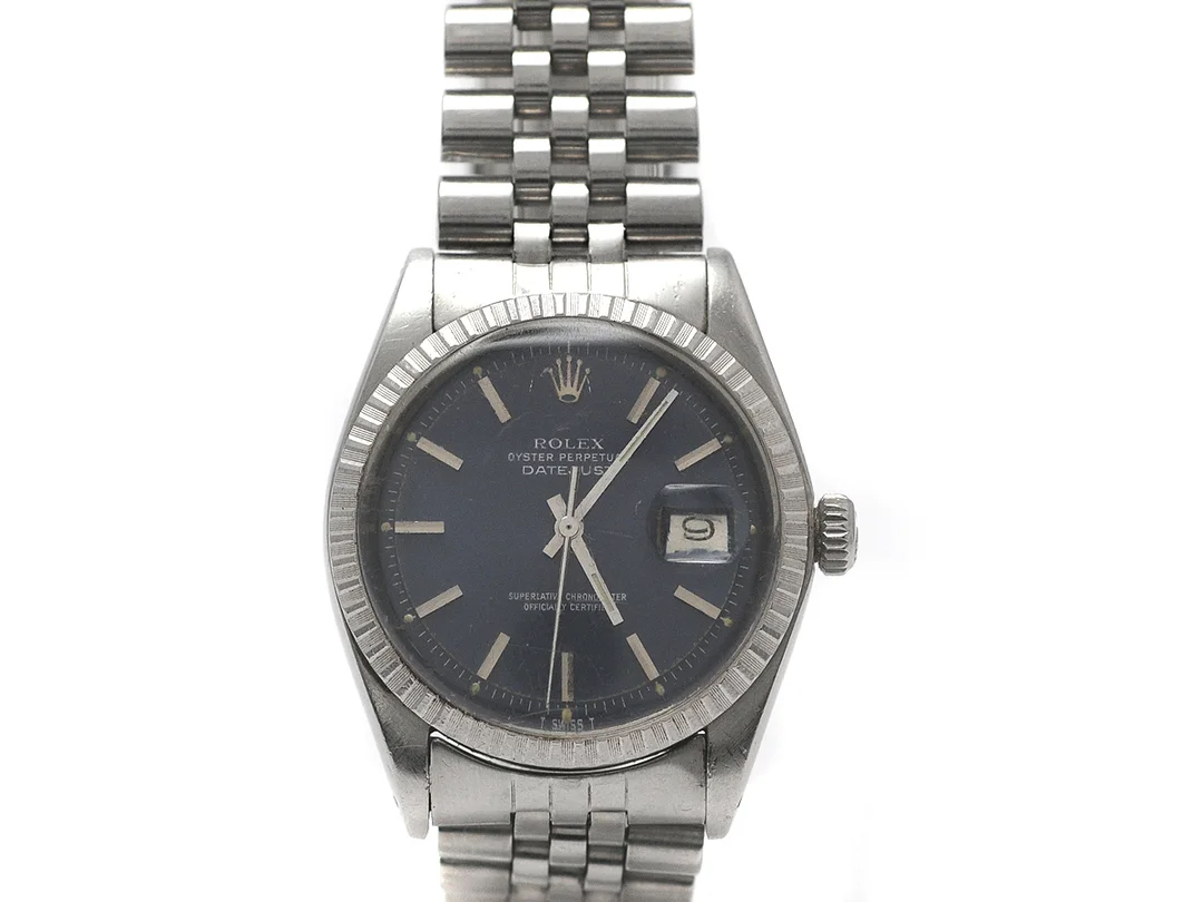 ROLEX, Oyster Perpetual, Datejust, Chronometer, Ref nr. 1603, Serie nr. 5010096, Cal 1570, Verk nr. D045345, Boett nr. 1603, herrur, 36 mm, stål, automatisk, plexiglas, datum, skadad urtavla, skadad boett, Jubileelänk (ca 1983, skadad), viklås (skadat), Ref nr. 62510H-555, ca 1977. — Klockor/Rolex — Kaplans