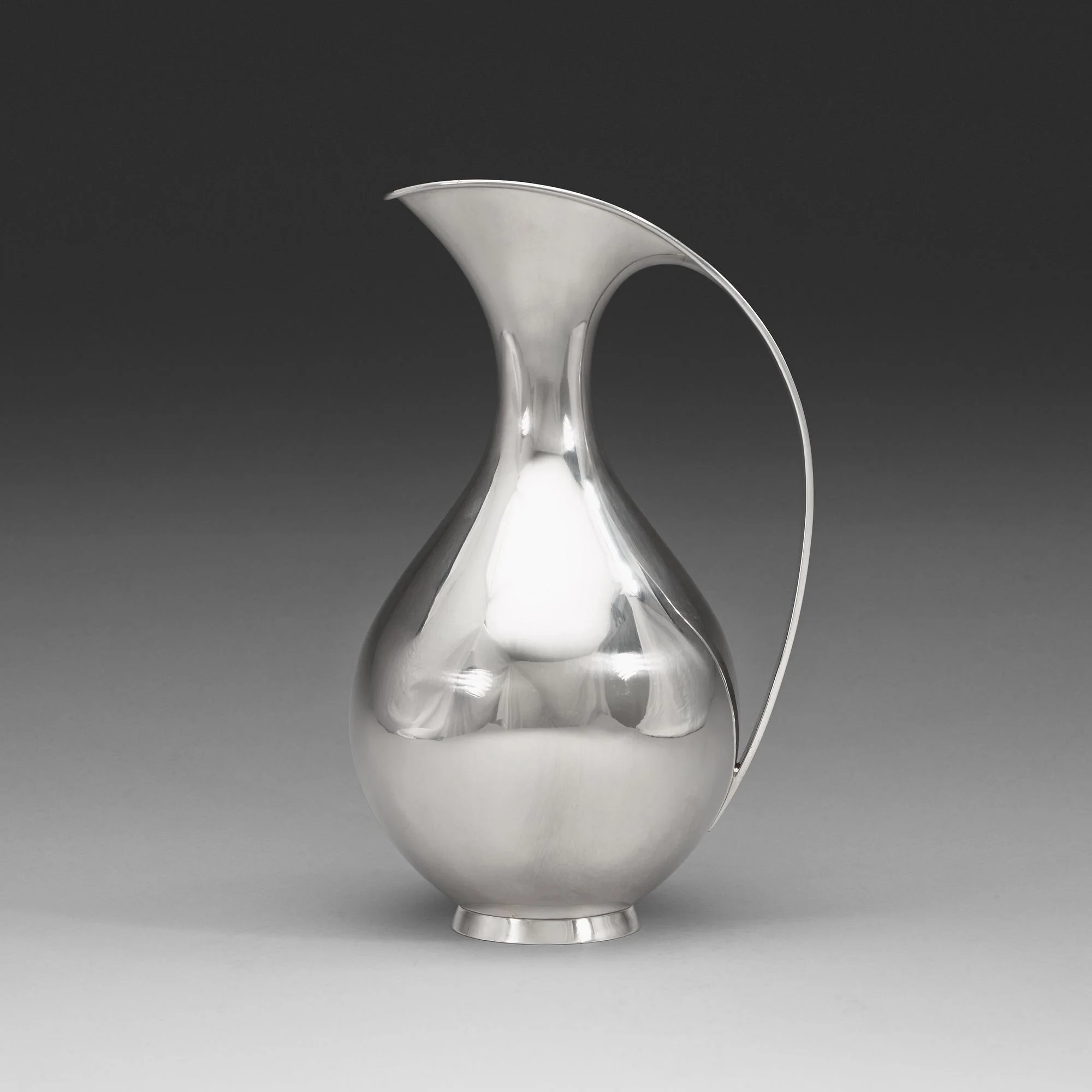 KAY FISKER, kanna, Firma Anton Michelsen, Köpenhamn Danmark, 1975, sterling. — Bukowskis