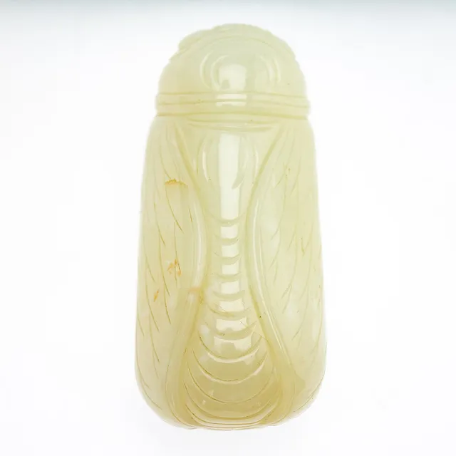 Schnupftabakflasche / Snuff bottle in Form einer Zikade, Jade, China, späte Qing-Dynastie.