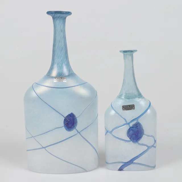 BERTIL VALLIEN. Vaser, 2 stycken, "Galaxy", konstglas, Kosta Boda, signerade.