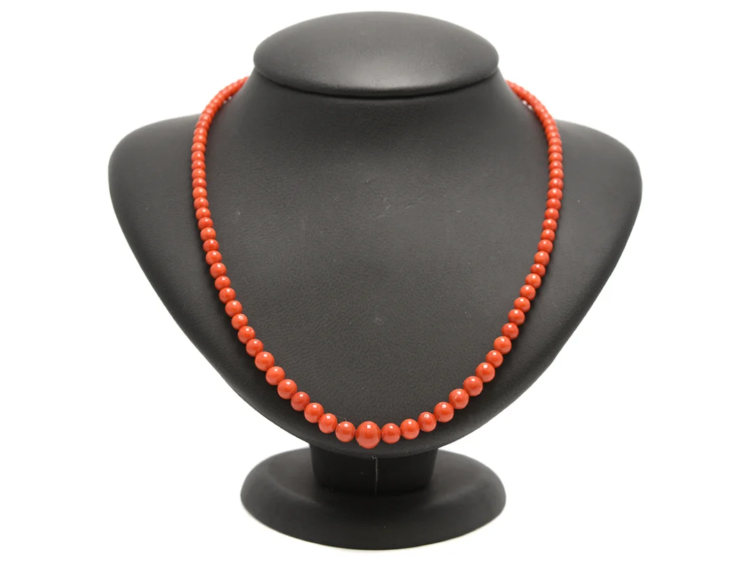COLLIER, korall, gulmetall lås, längd 46 cm — Smycken/Collier — Kaplans