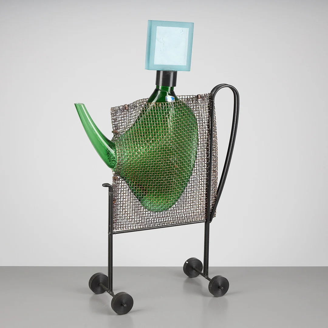 MARKKU SALO. SKULPTUR, "Resan till Troja - Vagn". Signerad Markku Salo Nuutajärvi Notsjö 31/50. — Art glass — Stockholms Auktionsverk Helsinki