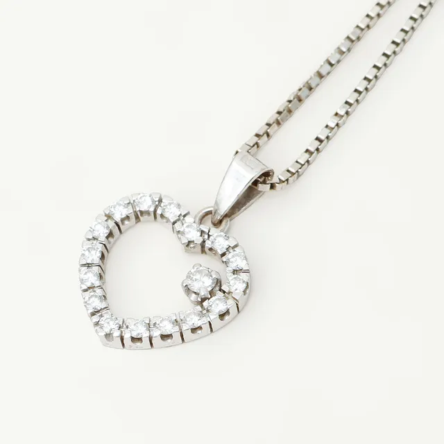 HÄNGE med KEDJA, 18k vitguld, 17 diamanter ca 0,58ct, vikt ca 8,5 gram.