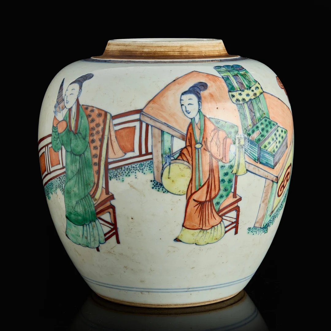 KRUKA, porslin, Kina, dekor i "doucai" av musicerande sällskap, 1900-tal. — Ceramics & Porcelain — Crafoord Auktioner Stockholm