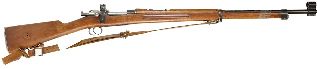 GEVÄR, fabrikat Carl Gustav, modell 96, kaliber 6,5x55, tillv.nr 210705, se-nr SE0590407. — Military weapons — Walter Borg