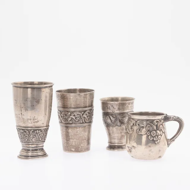 N. M. THUNE. Drei Becher und eine Tasse, Silber, Oslo, um 1900/1910 (4).