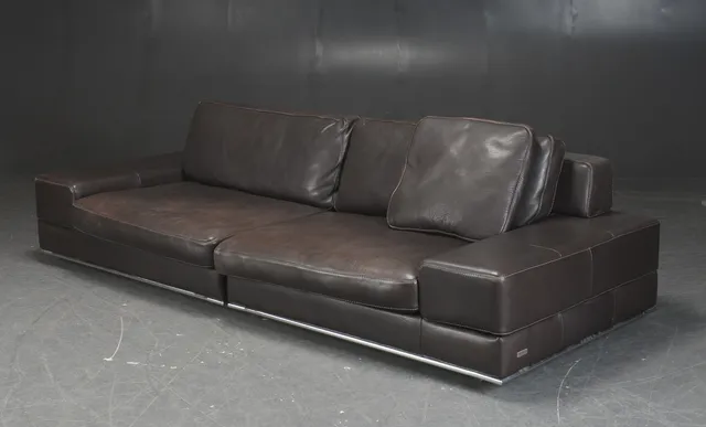 Incanto. 3 pers. sofa betrukket med bøffellæder Denne vare er sat til omsalg under nyt varenummer 5737166
