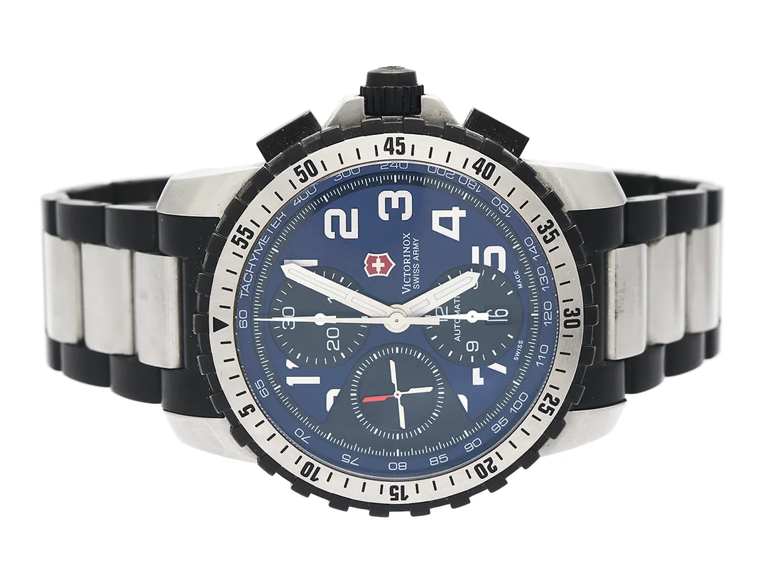 VICTORINOX, Swiss army, Alpnach, "Rachymeter", Cal ETA 7750, Serie nr. 080529651, Ref nr. 241194, kronograf, herrur, 44 mm, stål/svart stål, automatisk, safirglas, datum, glasbaksida, originallänk, viklås, ca 2009, box, ytterkartong. — Klockor/Victorinox — Kaplans
