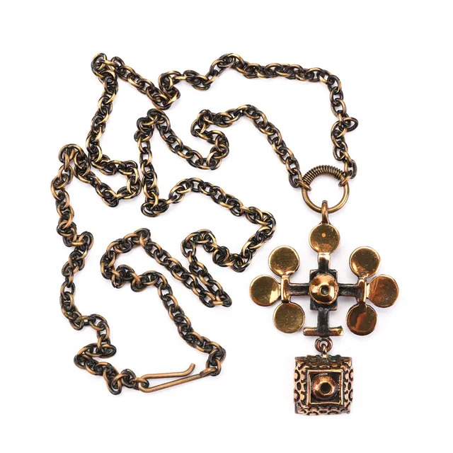 PENTTI SARPANEVA. Halsband, brons,"Lehti", Finland.