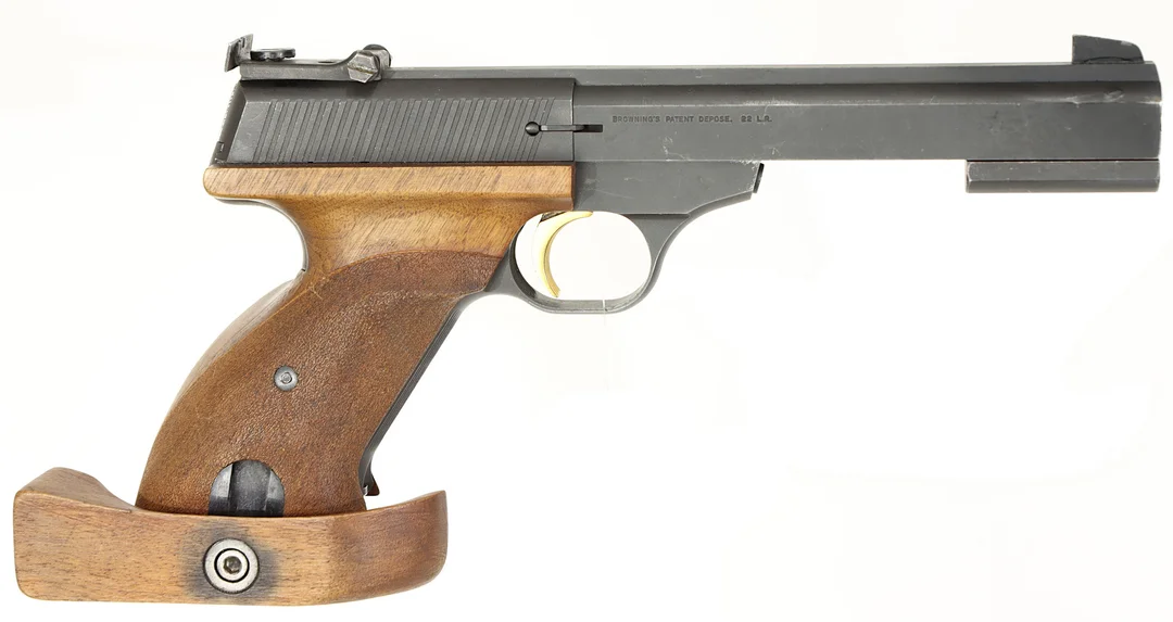 PISTOL, Halvautomatiskt, fabrikat FN Browning, modell 150, kaliber .22lr, tillv.nr 77158I75, se-nr SE0215023. — Pistols — Walter Borg