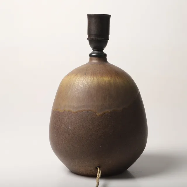 AGNE ARONSSON. Bordslampa, keramik, signerad.