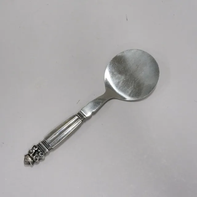 JOHAN ROHDE. FÖR GEORG JENSEN. TÅRTSPADE. SILVER OCH ROSTFRITT STÅL.