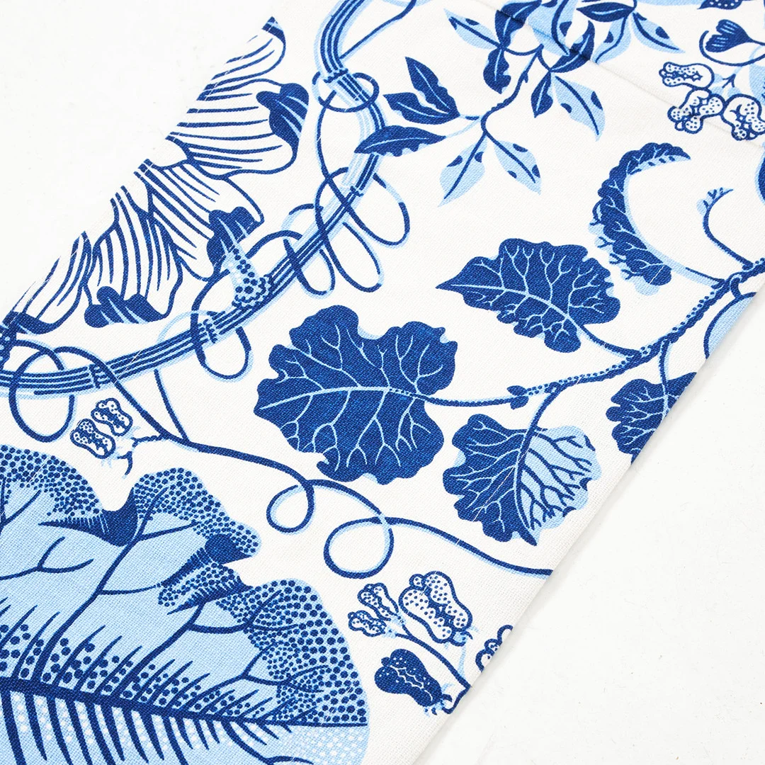 JOSEF FRANK. "La Plata", gardinkappa, Firma Svenskt Tenn, linne. — Textiles — Stockholms Auktionsverk Magasin 5
