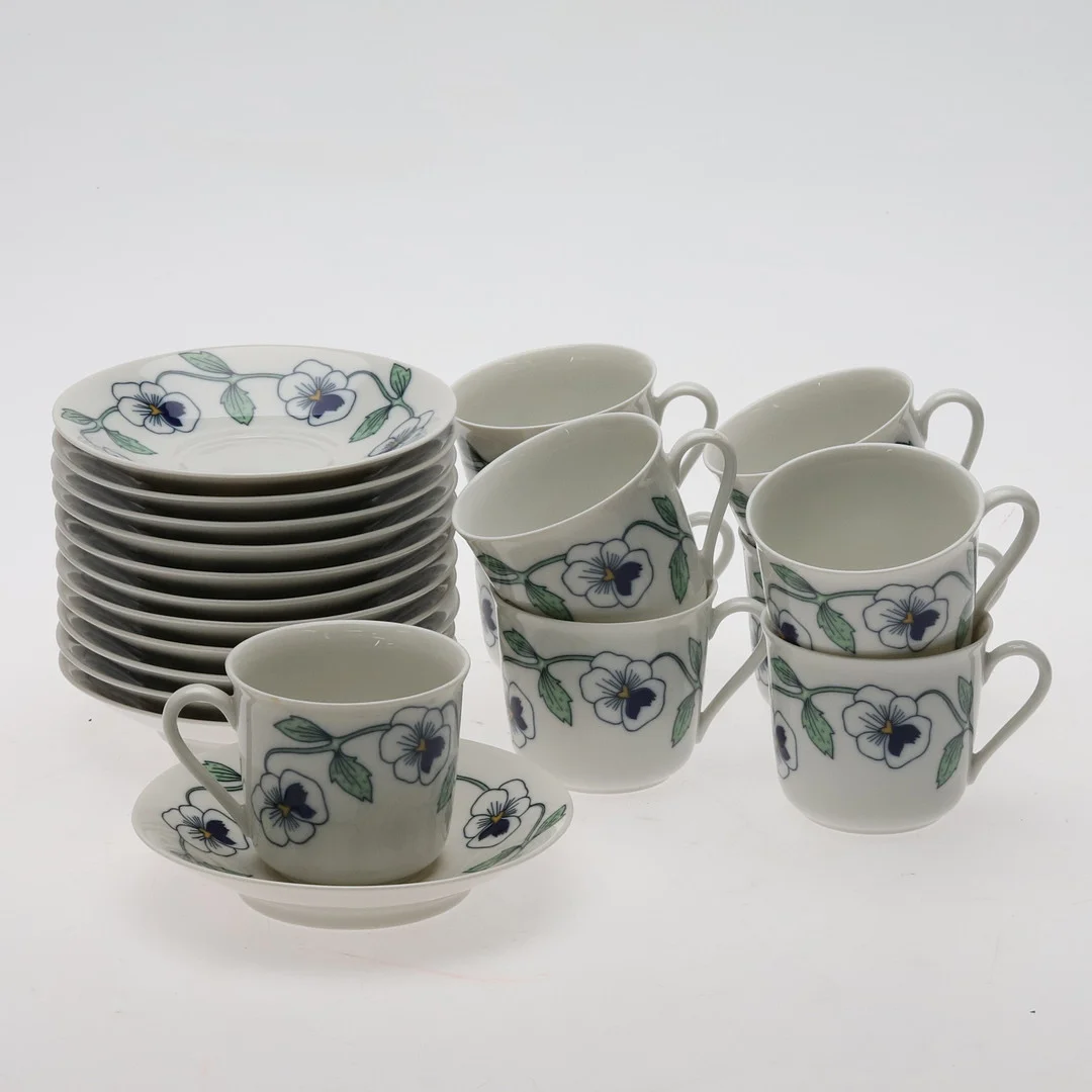 SYLVIA LEUCHOVIUS. SERVISDELAR. 21 delar. Porslin, "Sylvia", Rörstrand, 1970-/80-tal. — European — Örebro Stadsauktioner