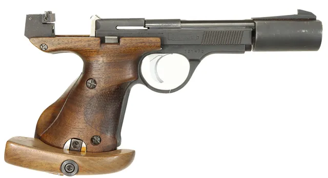PISTOL, fabrikat Unique, modell DES 69, kaliber .22lr, tillv.nr 721472, se-nr SE1912864.