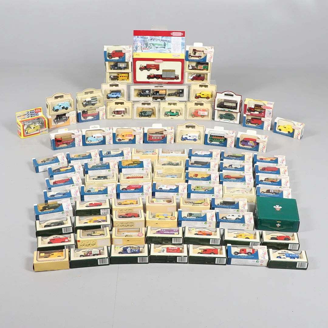 DAYS GONE - LARGE QTY OF BOXED DIE CAST TOYS. — Toys — Lawrences Auctioneers