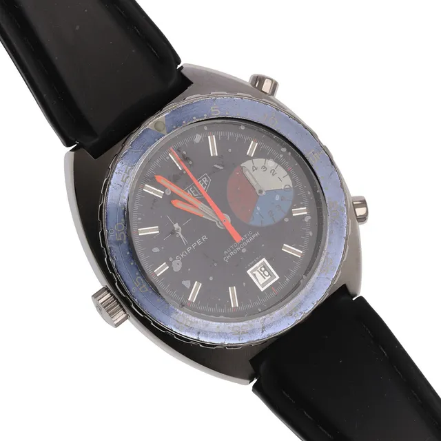 A GENTLEMAN'S STAINLESS STEEL AUTOMATIC CHRONOGRAPH SKIPPER WRISTWATCH BY HEUER.