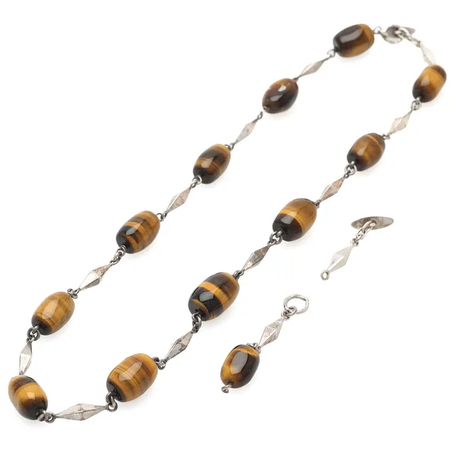 ARVO SAARELA. Collier, silver med tigeröga, Enköping 1964.