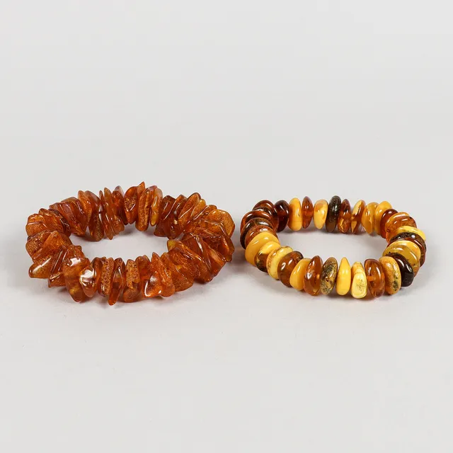 ARMBAND 2 stycken, bärnsten.