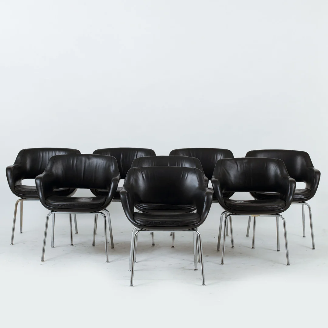 OLLI MANNERMAA. Stolar, 8 st, T-557, "Kilta", Tehokaluste Oy, Finland, 1960-tal. — Armchairs & Chairs — Göteborgs Auktionsverk