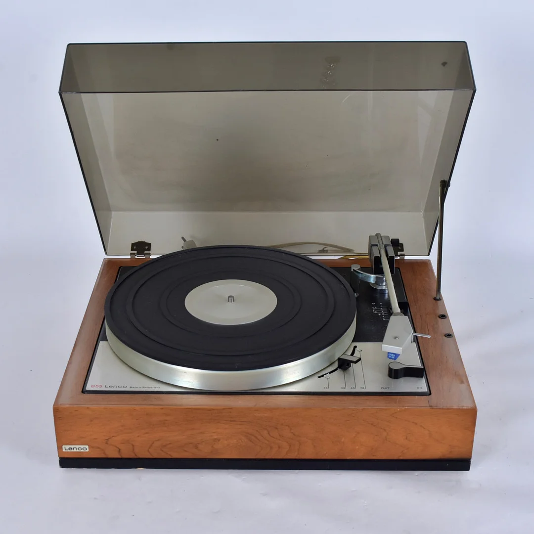 SKIVSPELARE, Lenco B55. — Modern consumer electronics — Halmstads Auktionskammare