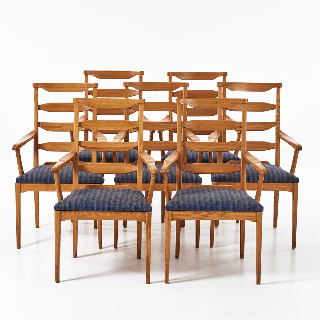 CARL MALMSTEN. Karmstolar, 7 st., "Vapensmeden", Svensk fur. — Armchairs & Chairs — Stockholms Auktionsverk Magasin 5