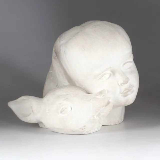 NATASCHA DE SENGER. Skulptur, Flicka med kid, gips, signerad och daterad 1952.