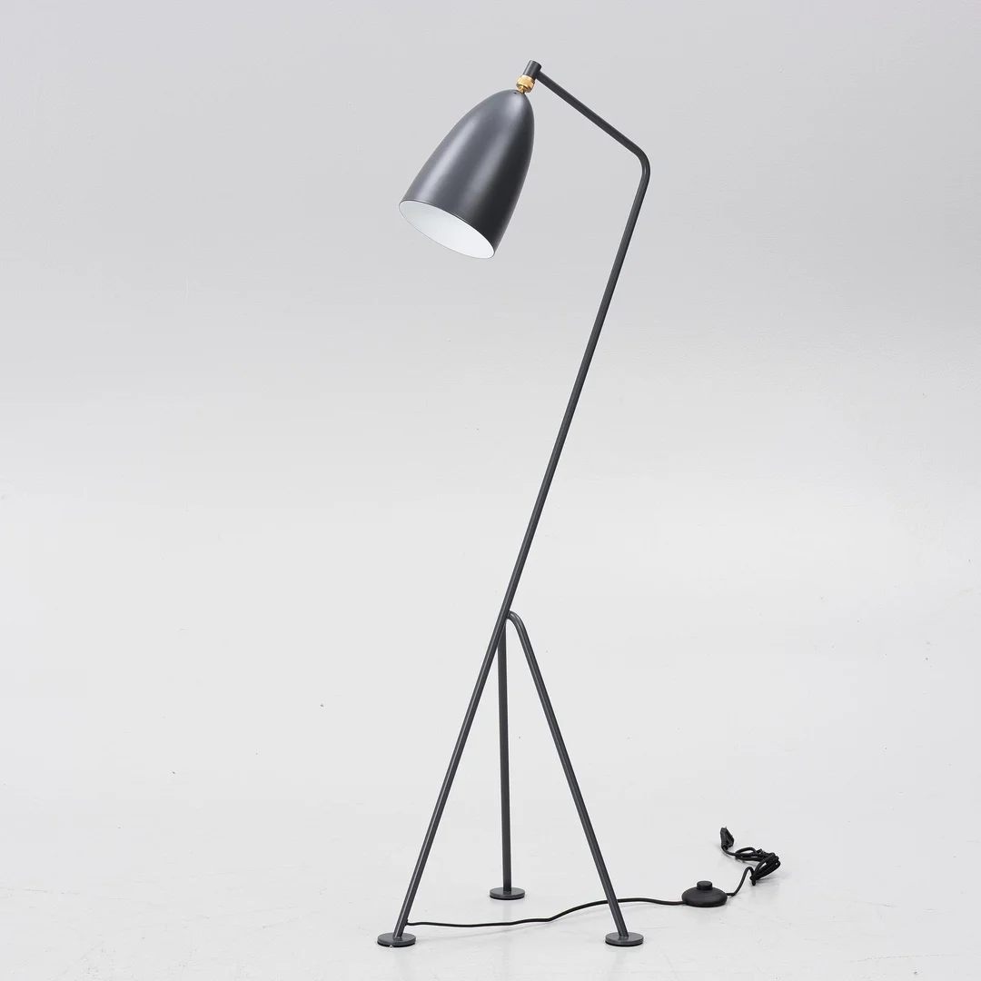 Greta Magnusson Grossman, golvlampa, "Gräshoppan", GUBI, Danmark. — Bukowskis
