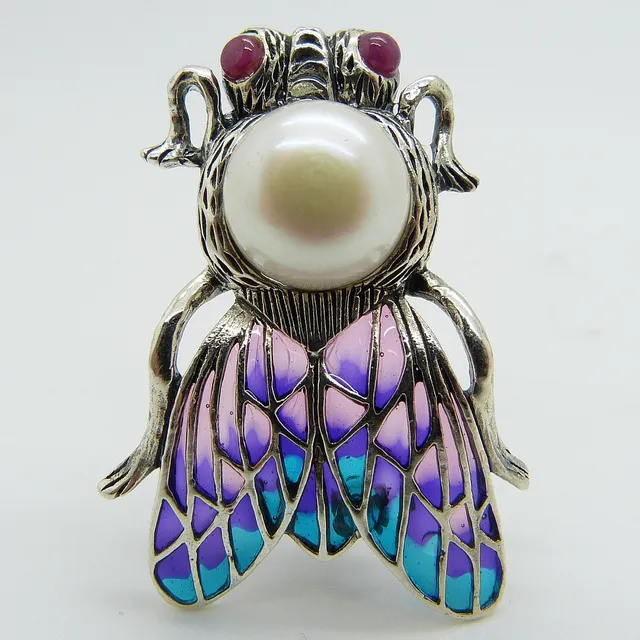 PEARL-SET FLY PENDANT/BROOCH.