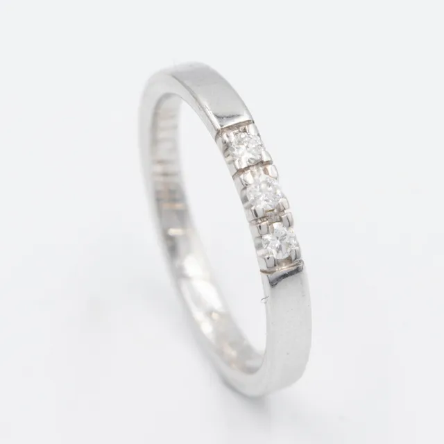 Alliance ring in 14 kt white gold with brilliant-cut diamonds, 0.09 ct.
