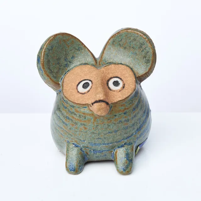 LISA LARSON. Figurin, "Spökmus", glaserat stengods, Gustavsberg, ur serien Menageri, etikettmärkt.