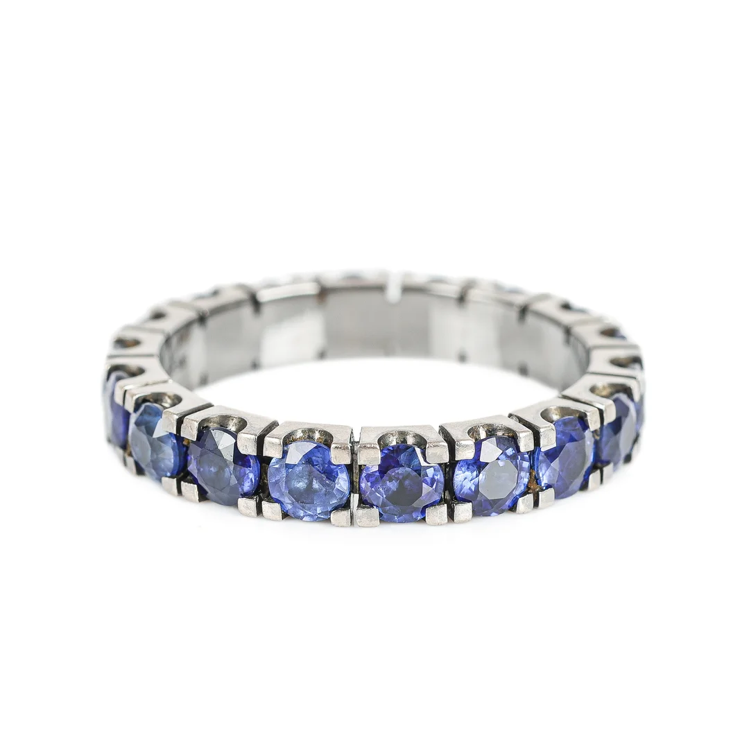 Ruben Svart: A sapphire eternity ring in 14 kt. white gold, approx. 3.78 ct. — Jewellery/Rings — Lauritz