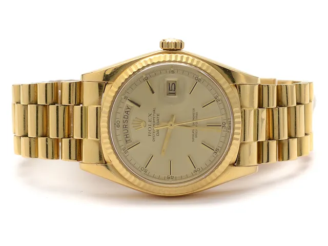 Herrur Rolex OP Day-Date 18K, automat, skadad urtavla, Presidentlänk, viklås, plexiglas, dag och datum, refnr: 1803, snr: DD046032, Bruttovikt: 111,6g, ca1976, box,