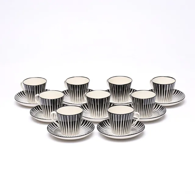 EUGEN TROST. Kaffekoppar med fat 9 st+ 2 fat, ''Zebra'' flintgods, Upsala Ekeby, Gefle.