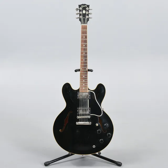 GIBSON, ES-335, 2010, Memphis USA med original hardcase (2).