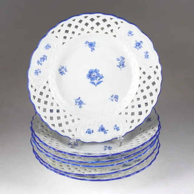 ASSIETTER, 6 st, porslin, blå blommor, Meissen. Tyskland.