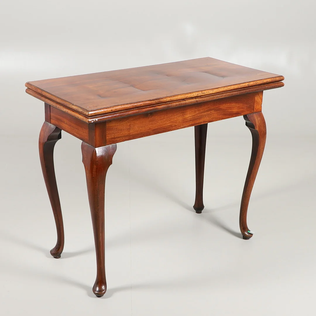 A 19THC MAHOGANY FOLD OVER TOP CARD TABLE. — Tables — Lawrences Auctioneers