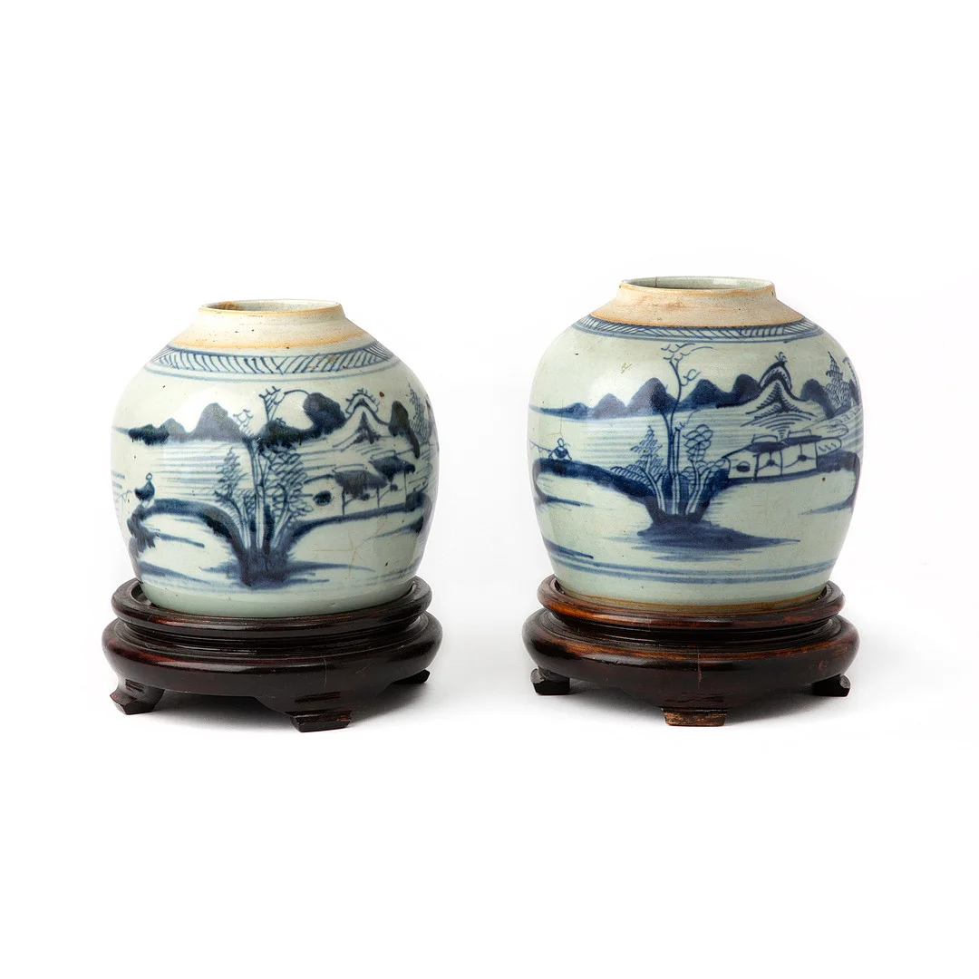 BOJANER. Två st, porslin, Kina, 17/1800-tal. — Ceramics & Porcelain — Stockholms Auktionsverk Göteborg