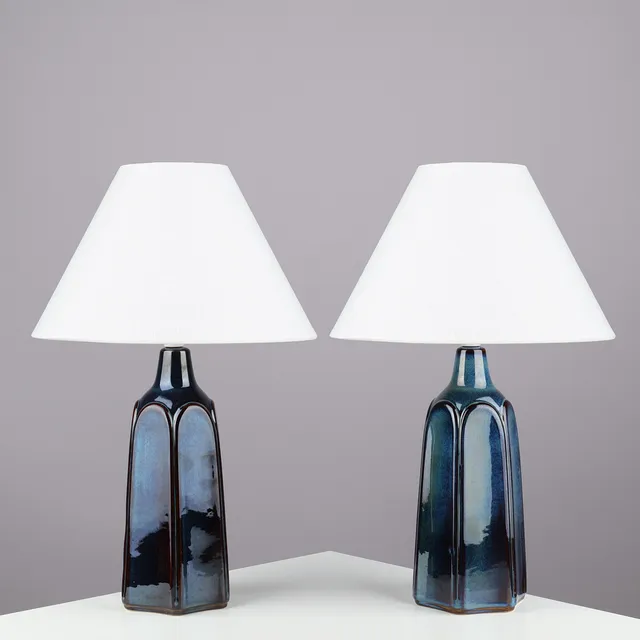 EINAR JOHANSEN. Par bordlampe for Søholm, dansk keramik, 1900-tallets midte. Danmark (2).
